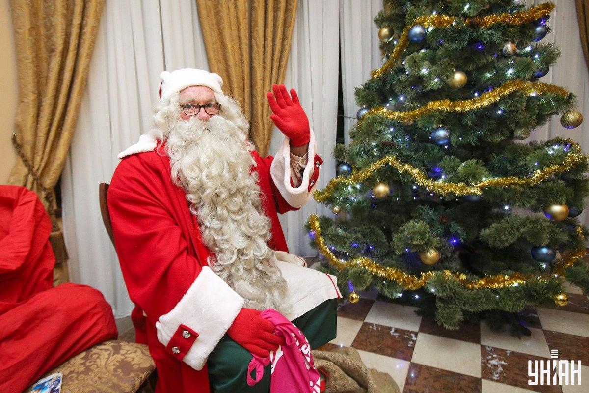 Пронађите мачку веома брзо на слагалици / колажу са фотографијама УНИАН